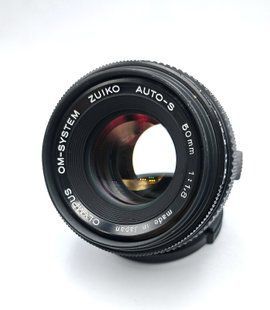 Olympus OM-System Zuiko Auto-S 1:1.8 f=50mm