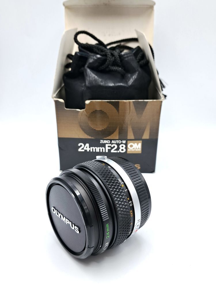 Olympus OM-System Zuiko Auto-W 24mm 1:2.8