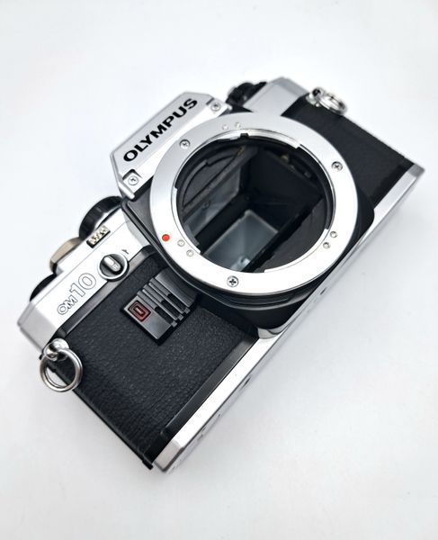 Olympus OM10