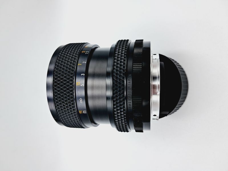 Об'єктив Chinon Zoom 28-50mm f/3.5-4.5 MC, вид з боку 1