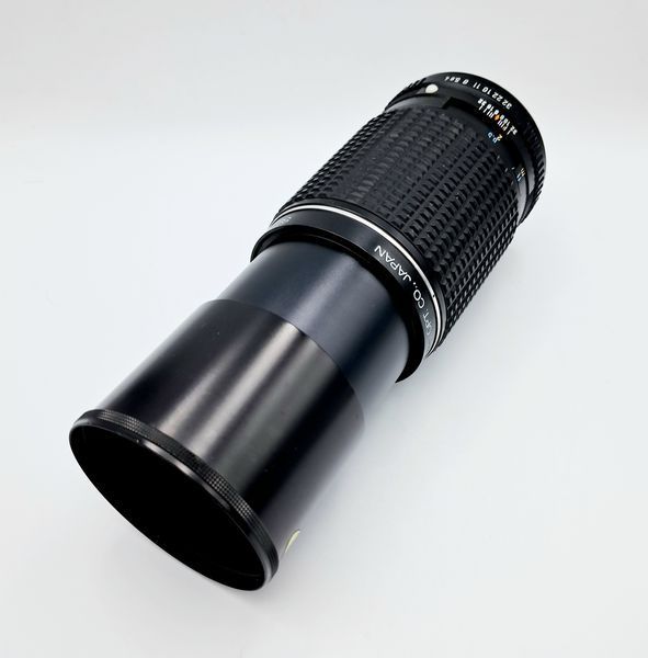 SMC Pentax-M 200mm f/4 із висунутою блендою