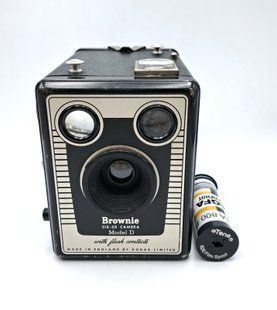 Kodak Brownie Six-20 Model D
