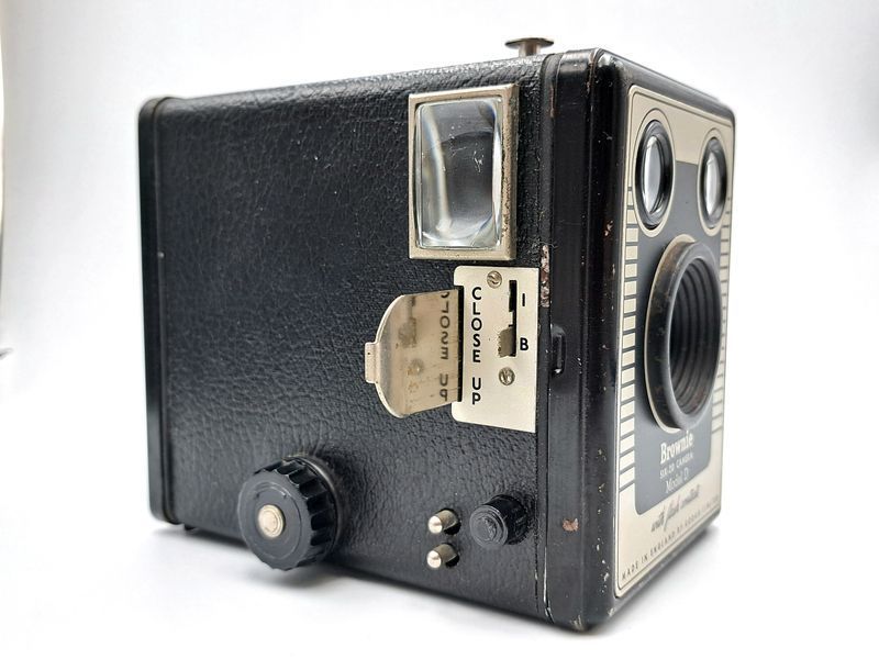 Kodak Brownie Six-20 Model D