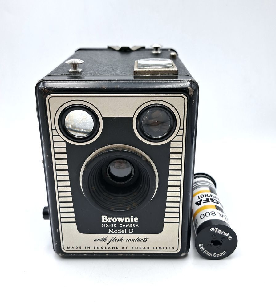 Kodak Brownie Six-20 Model D