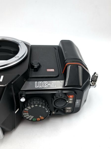 Nikon F-301