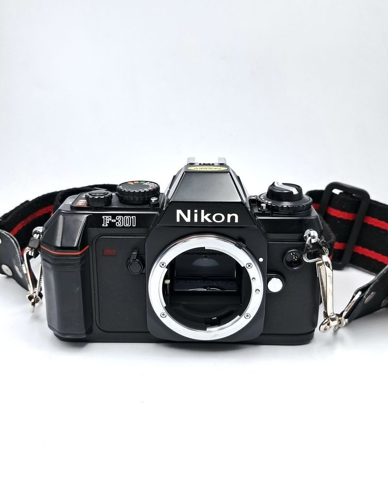 Nikon F-301