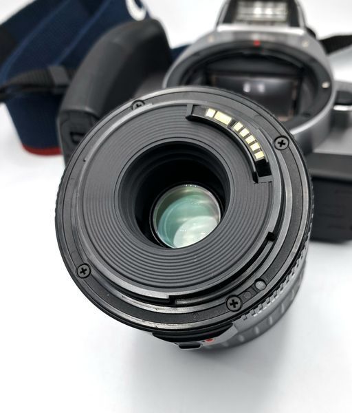 Canon EOS 3000V