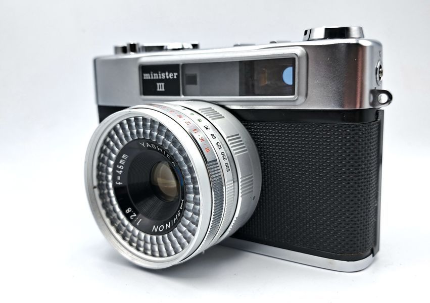 Yashica Minister III
