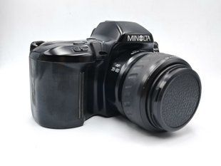 Minolta Dynax SPxi + Minolta AF Power Zoom 35-80mm 1:4-5.6