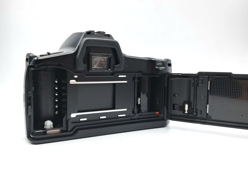 Minolta Dynax SPxi + Minolta AF Power Zoom 35-80mm 1:4-5.6