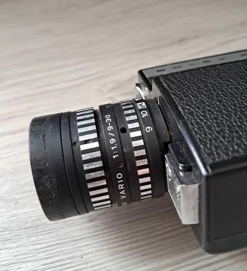 Плівкова кінокамера Bolex 233 Compact Плівкова кінокамера Bolex 233 Compact фото