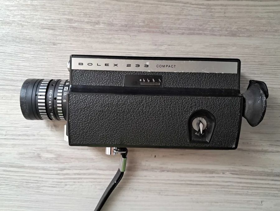 Плівкова кінокамера Bolex 233 Compact Плівкова кінокамера Bolex 233 Compact фото