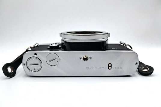 Olympus OM-1 – Легендарна 35мм плівкова камера | Купити в Україні