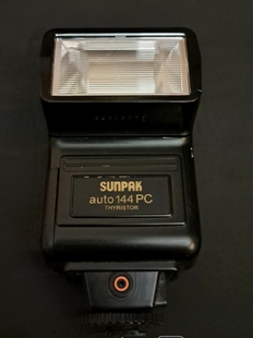 Спалах Sunpak suto 144PC Sunpak suto 144PC фото