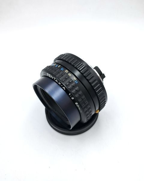 Pentax P30 + SMC Pentax-A 1:2 50mm + flash Pentax AF200Sa