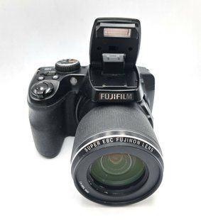 Fujifilm FinePix S8200