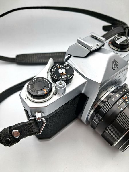 Pentax SP 500 + Super-Multi-Coated Takumar 1:1.8/55 3280740_4743194 фото