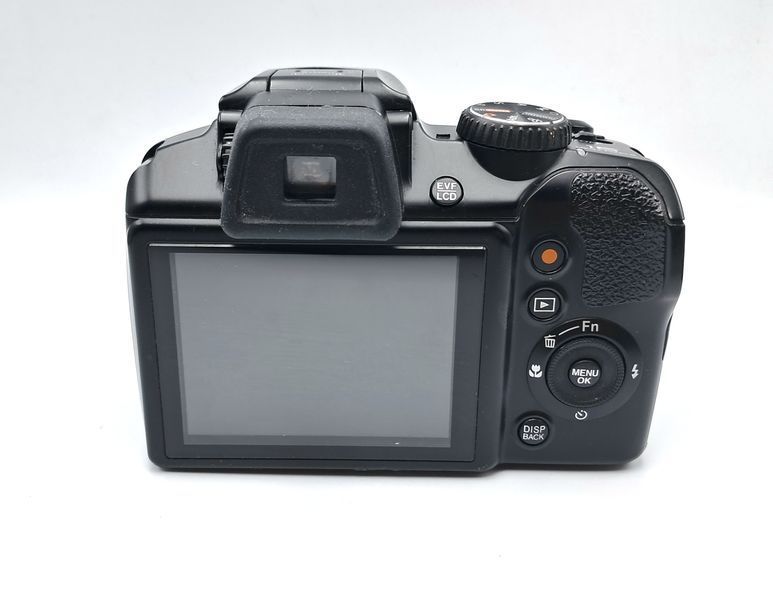 Fujifilm FinePix S8200