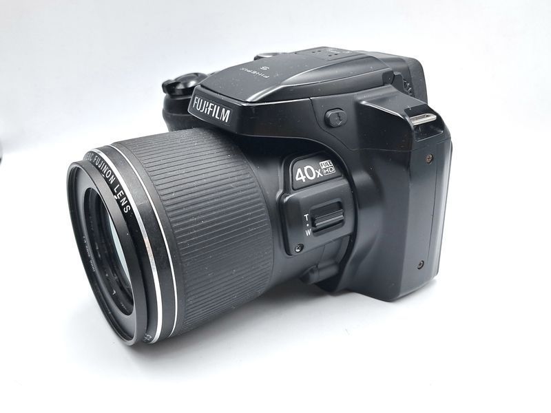 Fujifilm FinePix S8200