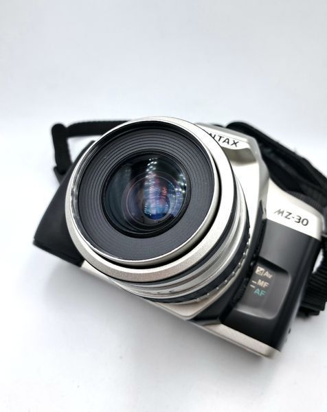 Pentax MZ-30 + SMC Pentax-FA 1:4-5.5 35-80mm