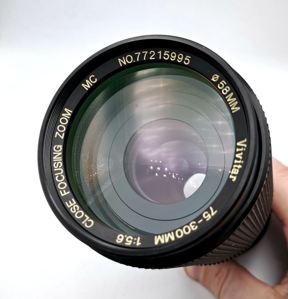 Vivitar 75-300mm 1:5.6 Close Focusing Zoom MC